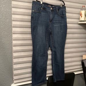 Seven7 Jeans; size 18W